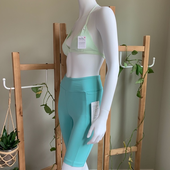 Sold🙌Lululemon shorts - Picture 4 of 8